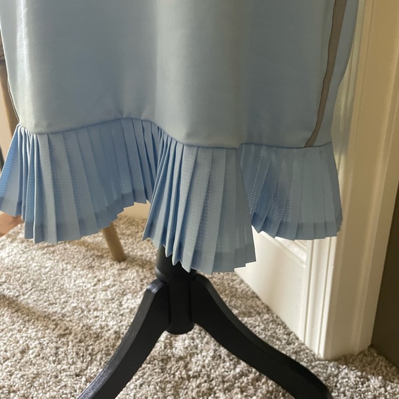 Inphorm Woman’s Athletic dress in size M in gently used condition - Picture 3 of 8